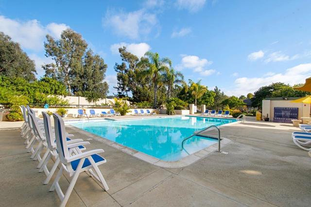 12991 Caminito Bodega, Del Mar CA: https://media.crmls.org/mediaz/2c93bec6-f953-4179-aab4-84a893693e62.jpg