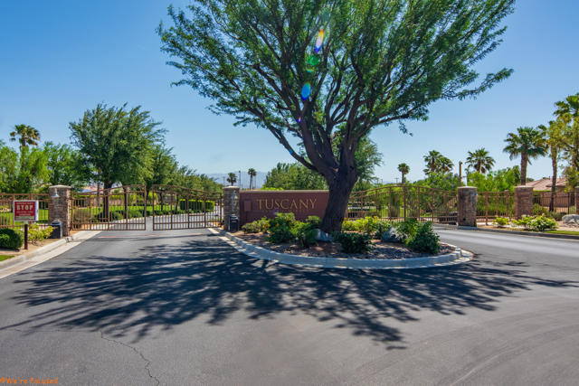 164 Via Milano, Rancho Mirage CA: https://media.crmls.org/mediaz/2c9429f8-fd8c-44c0-88c9-8a2a7cc2090a.jpg