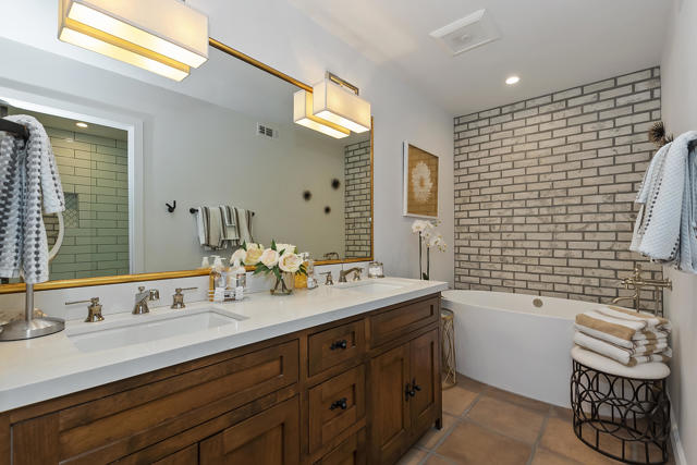 024_Master Bathroom