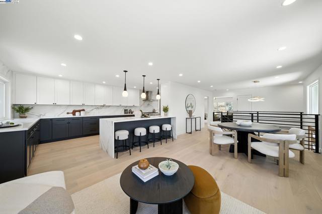 4253 Mirador Dr, Pleasanton CA: https://media.crmls.org/mediaz/2c954d3d-4948-4a11-b116-a01788b04763.jpg