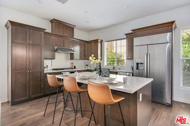 20659 W Beech Circle, Porter Ranch CA: https://media.crmls.org/mediaz/2c95e60e-8005-460d-ad29-b1691785db47.jpg