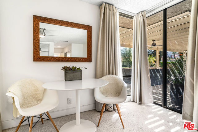 72305 Rodeo Way, Rancho Mirage CA: https://media.crmls.org/mediaz/2c9622af-68f7-42e8-985a-d557921480bd.jpg
