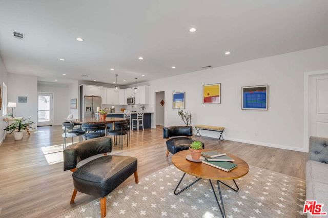 1304 -1306 W 48th Street, Los Angeles CA: https://media.crmls.org/mediaz/2c96b783-c51a-4558-8613-65e5ea054bce.jpg