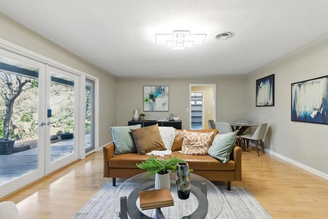 3225 Upper Lock Avenue, Belmont CA: https://media.crmls.org/mediaz/2c974e50-bafc-410d-aba1-94d39813f3c6.jpg