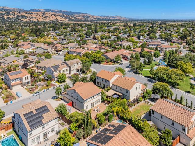 17425 Shelton Way, Morgan Hill CA: https://media.crmls.org/mediaz/2c979676-09c5-41dd-91e6-73c427e5fbd9.jpg