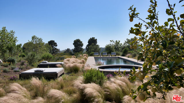 5900 Bonsall Drive, Malibu CA: https://media.crmls.org/mediaz/2c979802-b7ca-4d57-9cd7-690daf824649.jpg
