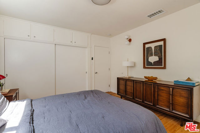 4220 Hillcrest Drive, Los Angeles CA: https://media.crmls.org/mediaz/2c979e12-b8d5-49ec-88e4-0fa4d0d15743.jpg