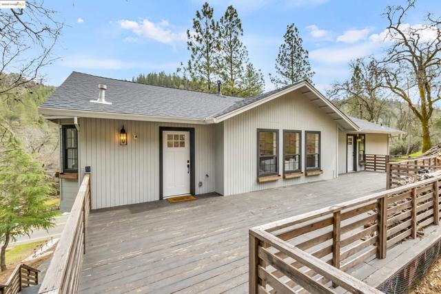 16806 Brewer Rd, Grass Valley CA: https://media.crmls.org/mediaz/2c97a3c2-cf3d-406a-9e71-e306f85664be.jpg