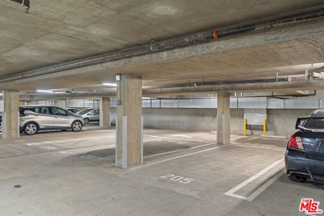 13200 Pacific Promenade, Playa Vista CA: https://media.crmls.org/mediaz/2c98310c-45ab-429e-8641-1e699e35ba90.jpg