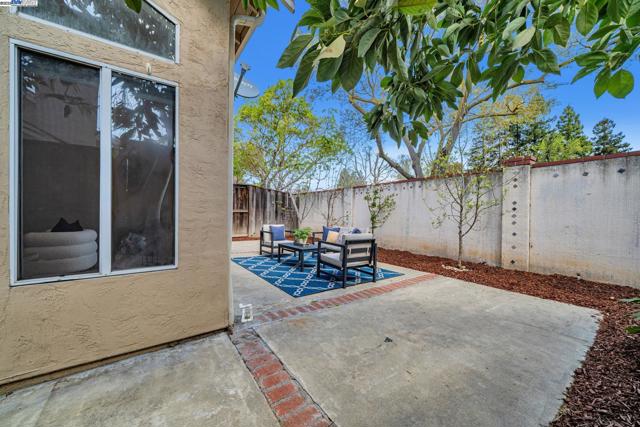 1549 Trimingham Drive, Pleasanton CA: https://media.crmls.org/mediaz/2c986eba-08de-45ad-8e5f-1e2ea602f367.jpg