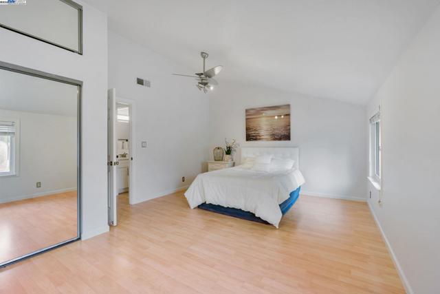 208 Siskiyou Ct, Walnut Creek CA: https://media.crmls.org/mediaz/2c9946bd-25bf-4536-8691-489d72b8e419.jpg