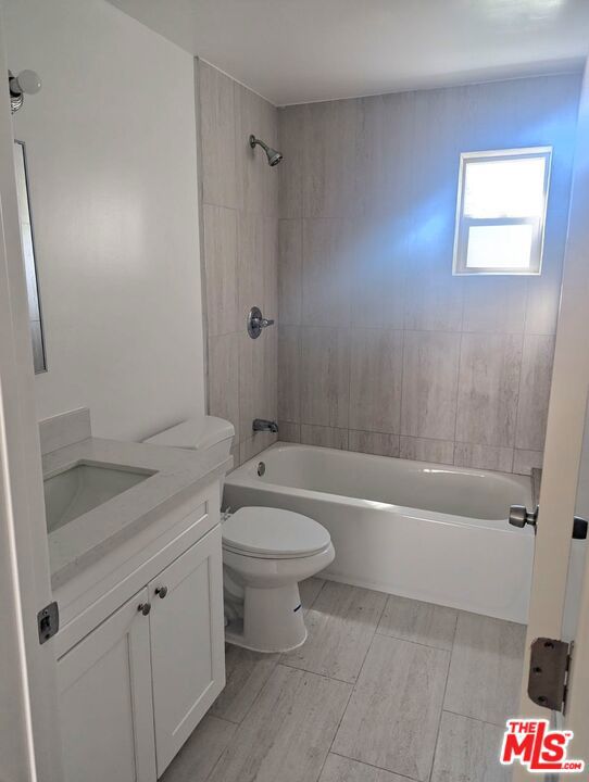 Image 4 of 11 For 3839 Sedgwick Avenue