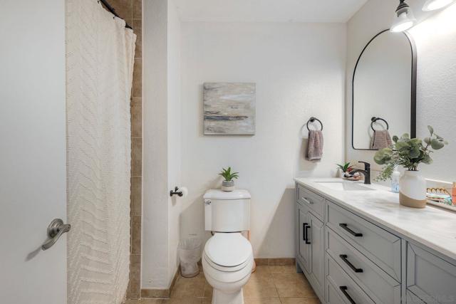 13791 Via Tres Vista, San Diego CA: https://media.crmls.org/mediaz/2c995f6d-ef1c-4f67-acad-f77d5fdb6db2.jpg