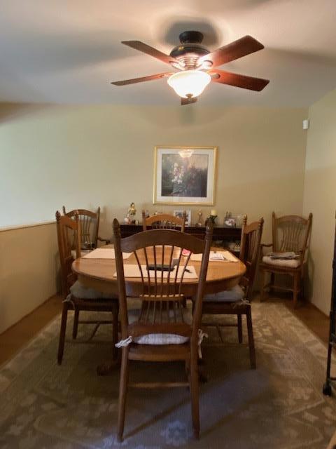 270 Joes Lane, Hollister CA: https://media.crmls.org/mediaz/2c99e038-10f8-4955-91af-677a45a9ae45.jpg