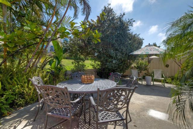 6548 Camino del Parque, Carlsbad CA: https://media.crmls.org/mediaz/2c9a244f-0158-4360-8331-642addaa959f.jpg