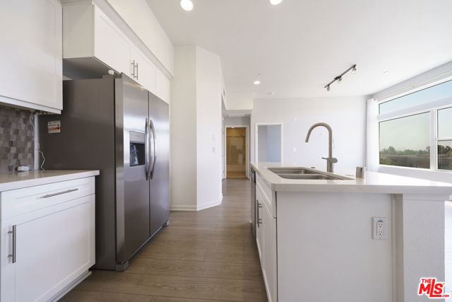 552 E Carson Street, Carson CA: https://media.crmls.org/mediaz/2c9abf59-2572-47cd-924c-e8b2d2a04263.jpg