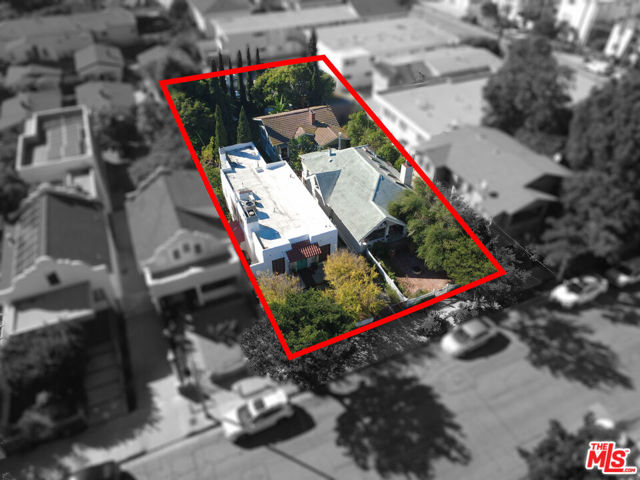 2116 3rd Street, Santa Monica CA: https://media.crmls.org/mediaz/2c9ace9c-8a33-49bc-993a-3bcd7edc07c2.jpg