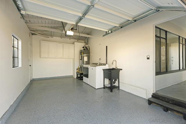 745 West St, San Diego CA: https://media.crmls.org/mediaz/2c9be1fb-f117-4ea5-821b-87e96e67e7f5.jpg