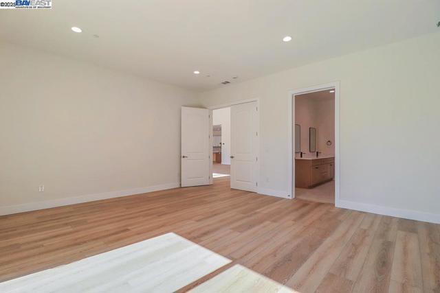 5232 Henderson Ct, Antioch CA: https://media.crmls.org/mediaz/2c9cca43-c15a-4af3-b407-fd9737a1f5bf.jpg