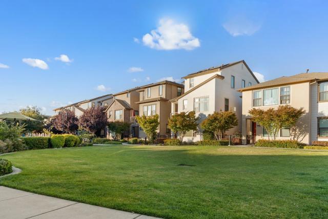 2006 Jubilee Drive, Hayward CA: https://media.crmls.org/mediaz/2c9d6d67-2501-452f-8b40-26d32524cbbd.jpg