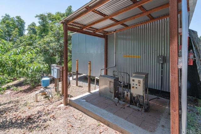 3137 E Valley Parkway, Escondido CA: https://media.crmls.org/mediaz/2c9d9844-eeb9-454d-bfa6-cf7532cd1c66.jpg