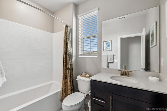27661 Heritage Ln, Valley Center CA: https://media.crmls.org/mediaz/2c9e604b-7295-49d1-86e7-c073f6006215.jpg