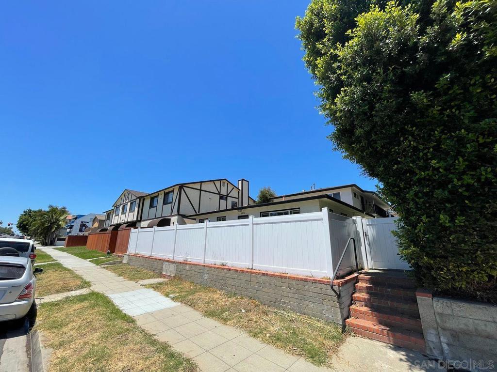 2252 Garnet Ave