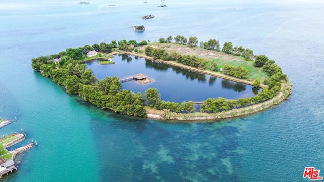 1 Private Island Near Venice, Italy,  CA: https://media.crmls.org/mediaz/2c9f000c-84a8-448d-9c3b-f24b351f9e3d.jpg