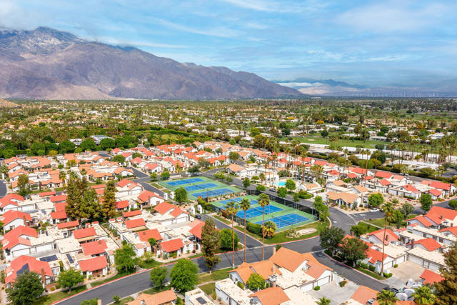 2355 S Gene Autry Trail, Palm Springs CA: https://media.crmls.org/mediaz/2c9fbdd8-83d0-47ea-925a-03bfa9decf3a.jpg
