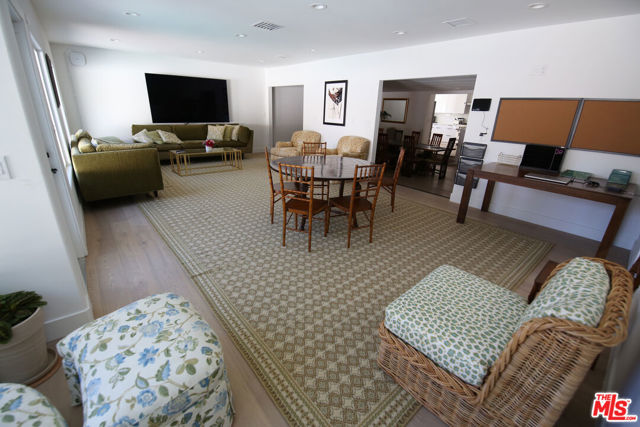 2744 S Bentley Avenue, Los Angeles CA: https://media.crmls.org/mediaz/2c9fc1c9-8800-4a2b-a60b-cba7f30b2f41.jpg