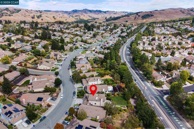 4728 Buckboard Way, Richmond CA: https://media.crmls.org/mediaz/2c9fd437-01dd-4362-b75d-818dfd09977d.jpg