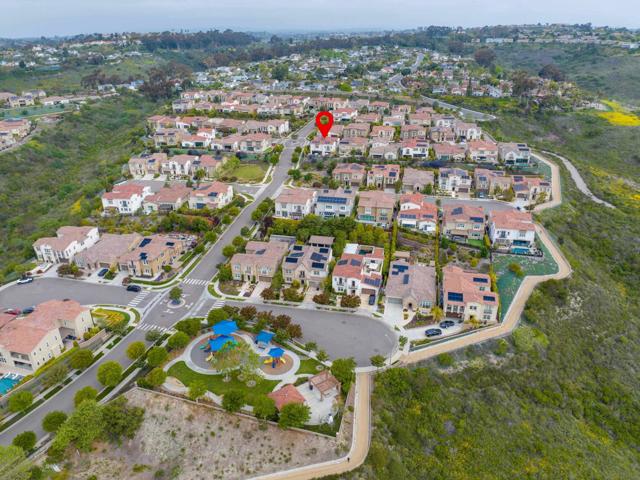 4719 Crespi Ct, Carlsbad CA: https://media.crmls.org/mediaz/2ca0456b-af41-4965-a2cd-0fa688e17071.jpg