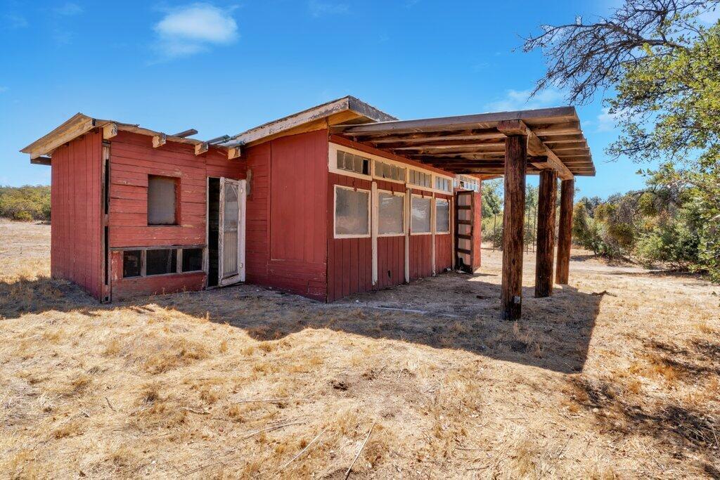 37625 Cruces Dr, Drive