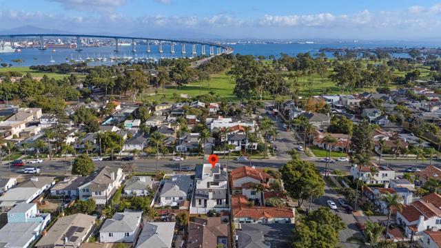 440 Pomona Avenue, Coronado CA: https://media.crmls.org/mediaz/2ca18c88-46ce-4b13-8a22-7ee8203d2747.jpg