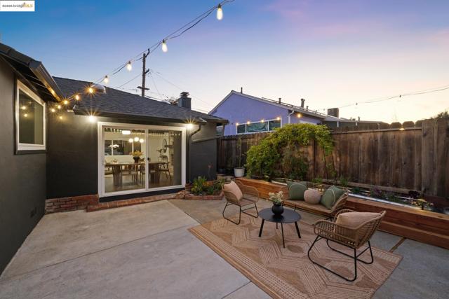 Image 49 of 60 For 2069 Horne St