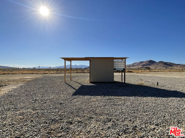 8144 Jefferson Street, Mojave CA: https://media.crmls.org/mediaz/2ca3214a-1620-4016-b3e5-94968ed88332.jpg