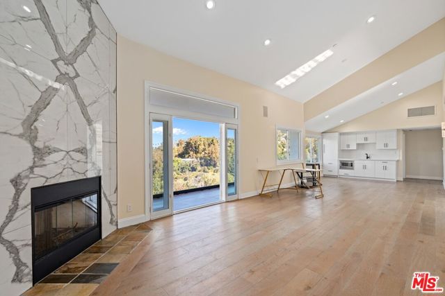 8041 Bulwer Drive, Los Angeles CA: https://media.crmls.org/mediaz/2ca35892-8345-4281-a4a7-d2ce32967180.jpg