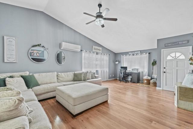 Detail Gallery Image 4 of 21 For 722 8th St, Ramona,  CA 92065 - 4 Beds | 2 Baths