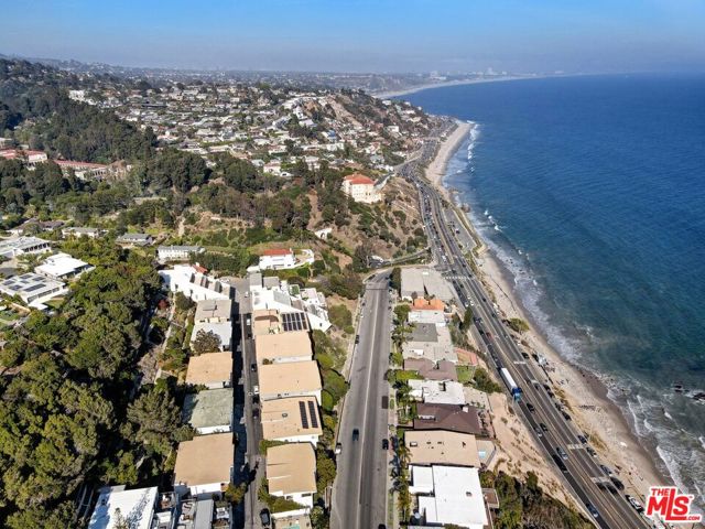 18111 Coastline Drive, 4 photo 2