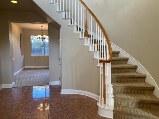 8747 Gessnger Dr, Elk Grove CA: https://media.crmls.org/mediaz/2ca53b1a-f5aa-4522-b3bc-a7507c541024.jpg