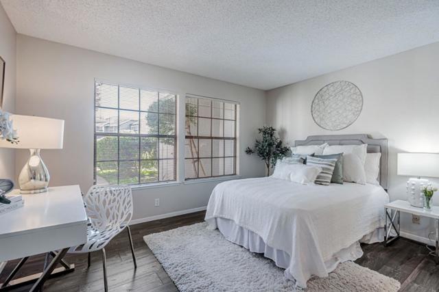 1689 Via Laguna, San Mateo CA: https://media.crmls.org/mediaz/2ca545b5-21b6-4937-a9f5-ba6aadaadd45.jpg