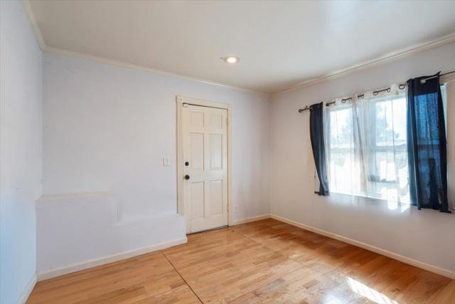 9401 Castlewood Street, Oakland CA: https://media.crmls.org/mediaz/2ca57d3e-033e-405b-9713-84e9b51b864b.jpg