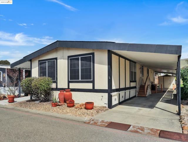 29064 MENDEZ RD, Hayward CA: https://media.crmls.org/mediaz/2ca58fe1-1151-4e64-91a0-8b806060aa40.jpg