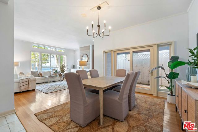 134 Roma Court, Marina del Rey CA: https://media.crmls.org/mediaz/2ca71676-a213-4db8-9191-9df0d8a4d3af.jpg
