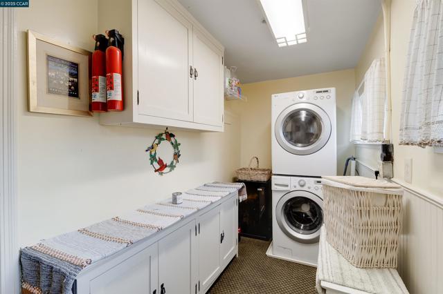 80 Diogenes Dr, Angwin CA: https://media.crmls.org/mediaz/2ca74d1f-dd07-44fa-8d44-45e3b7f934f7.jpg