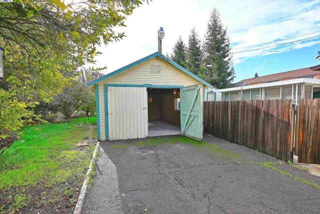 Image 28 of 51 For 181 Lewelling Blvd