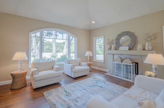 471 El Dorado Street, Monterey CA: https://media.crmls.org/mediaz/2ca828a2-a144-4756-9859-72dd1c97ec20.jpg
