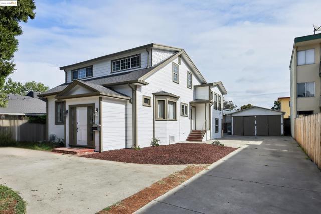 3064 E 15Th St, Oakland CA: https://media.crmls.org/mediaz/2ca83b3a-448e-4e48-98fe-f36529c89bf3.jpg