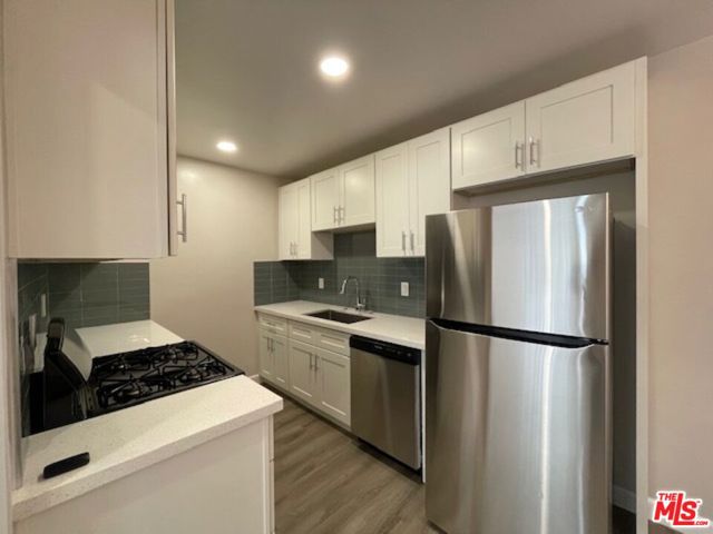 1533 Yale Street, Santa Monica CA: https://media.crmls.org/mediaz/2ca88dbe-7496-4dbd-acdb-4187429485d2.jpg