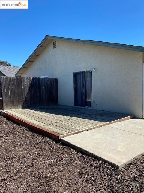 137 El Dorado Dr, Pittsburg CA: https://media.crmls.org/mediaz/2ca89465-e08a-44b7-ba6f-0f9aad5f002d.jpg